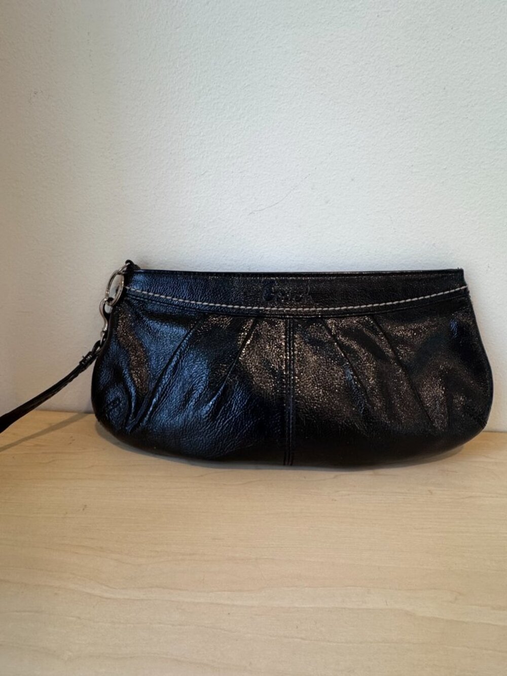 Coach Black Patent Leather Clutch – Sleek Glossy Pouch 🔥 - Picture 6 of 14